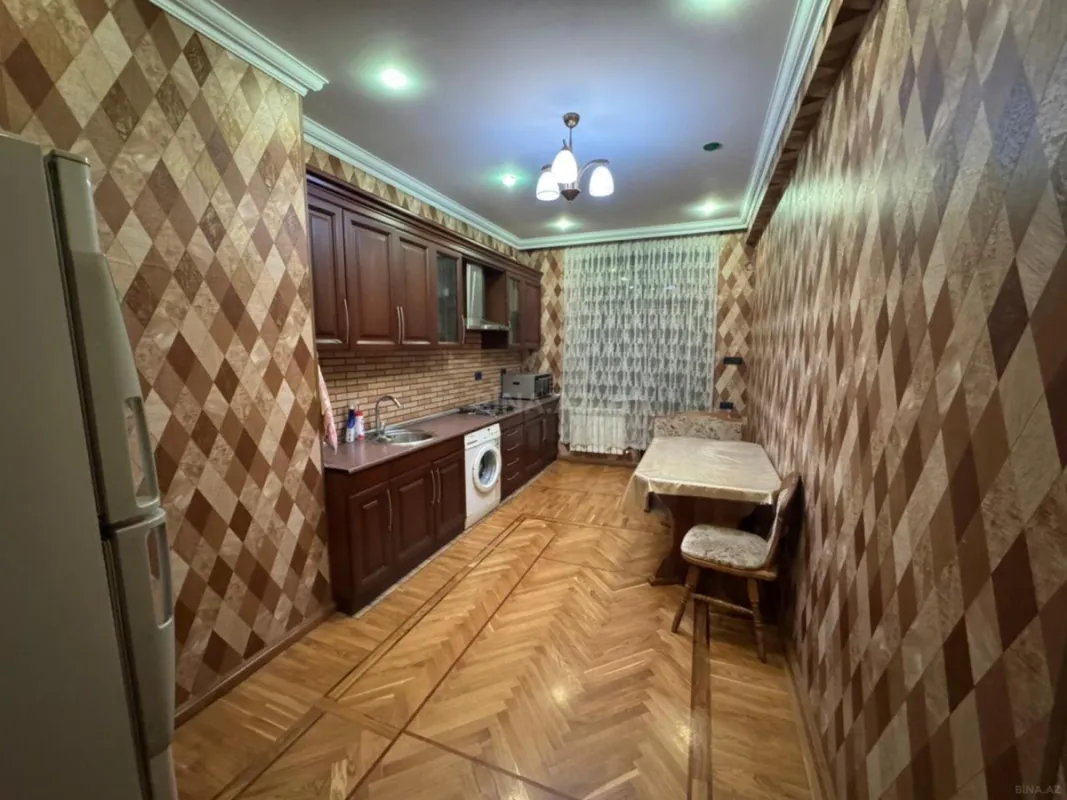 Kirayə verilir 2 otaqlı mənzil 115 m²