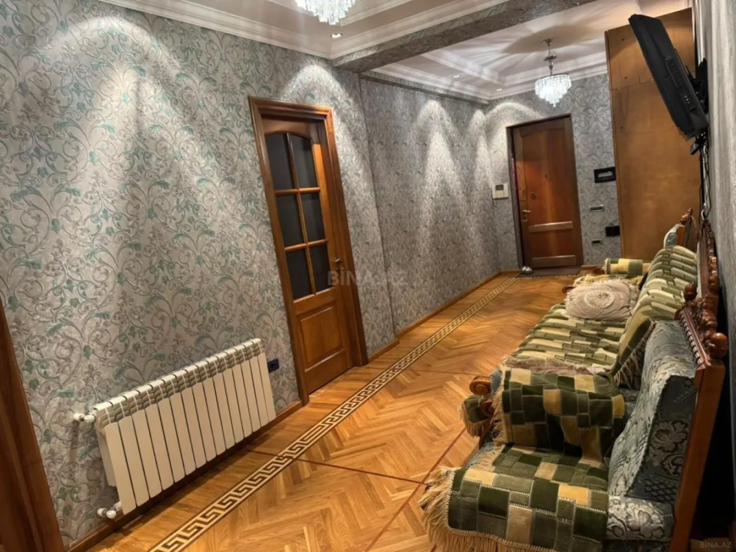 Kirayə verilir 2 otaqlı mənzil 115 m²