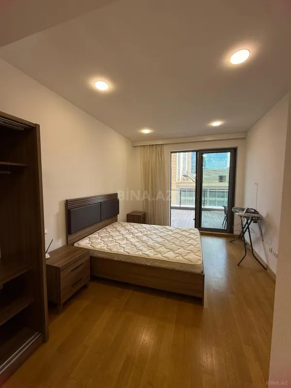 Kirayə verilir 2 otaqlı mənzil 95 m²