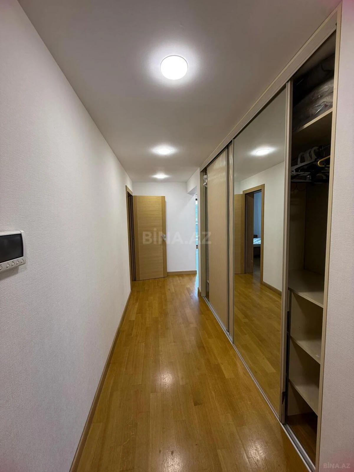 Kirayə verilir 2 otaqlı mənzil 95 m²