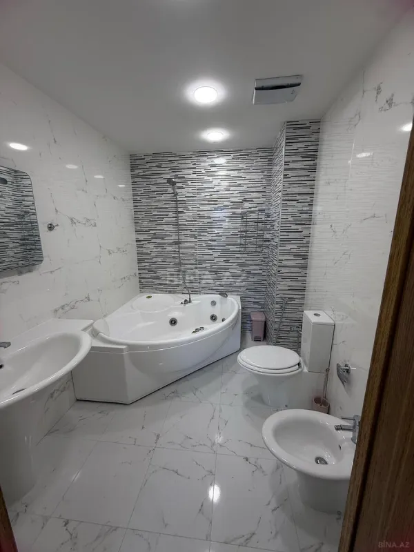 Kirayə verilir 2 otaqlı mənzil 95 m²