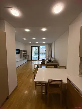 Kirayə verilir 2 otaqlı mənzil 95 m²