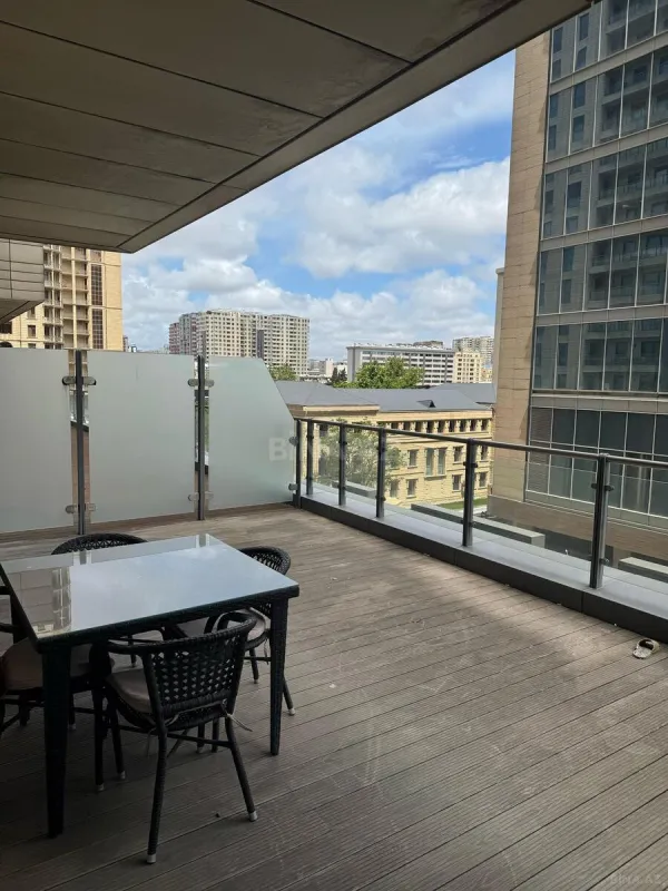 Kirayə verilir 2 otaqlı mənzil 95 m²