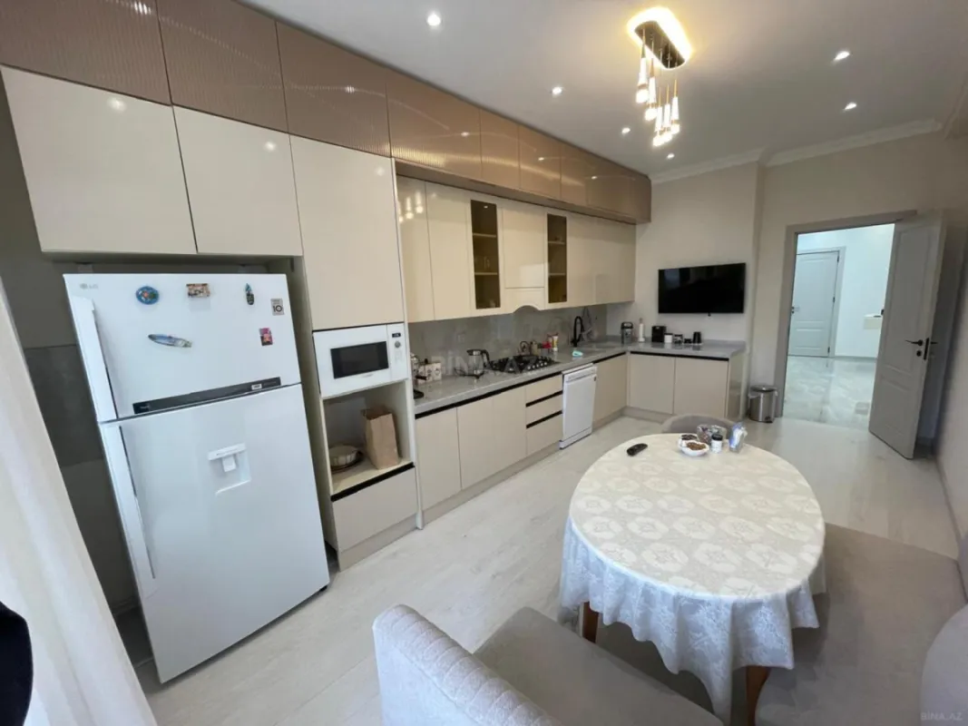 Satılır 3 otaqlı mənzil 148 m²