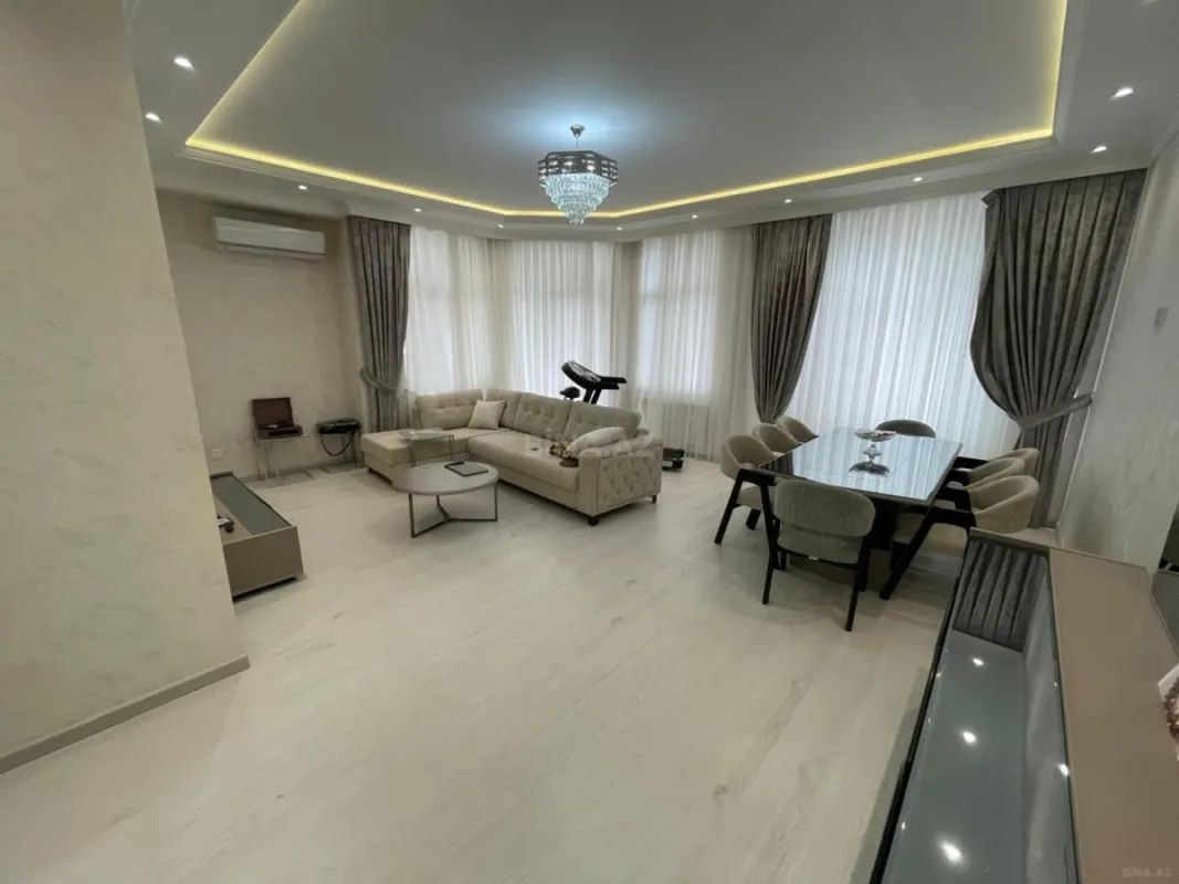 Satılır 3 otaqlı mənzil 148 m²
