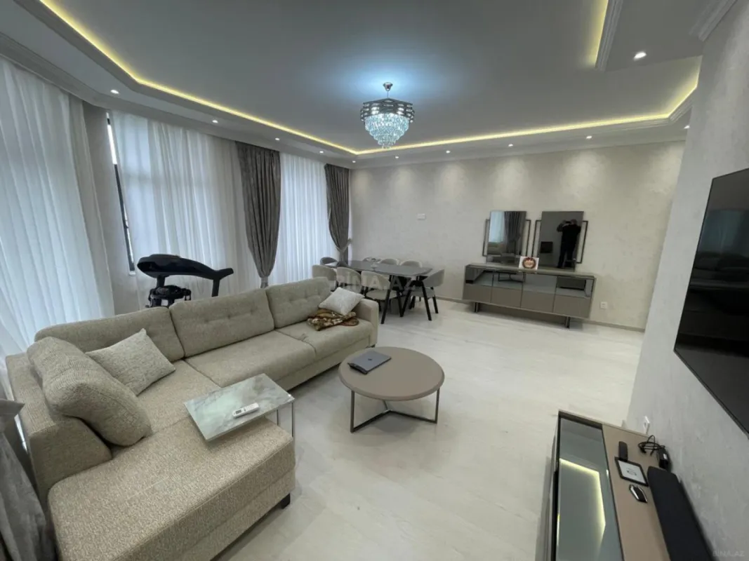 Satılır 3 otaqlı mənzil 148 m²