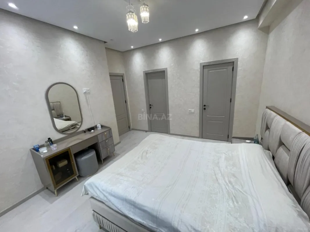 Satılır 3 otaqlı mənzil 148 m²