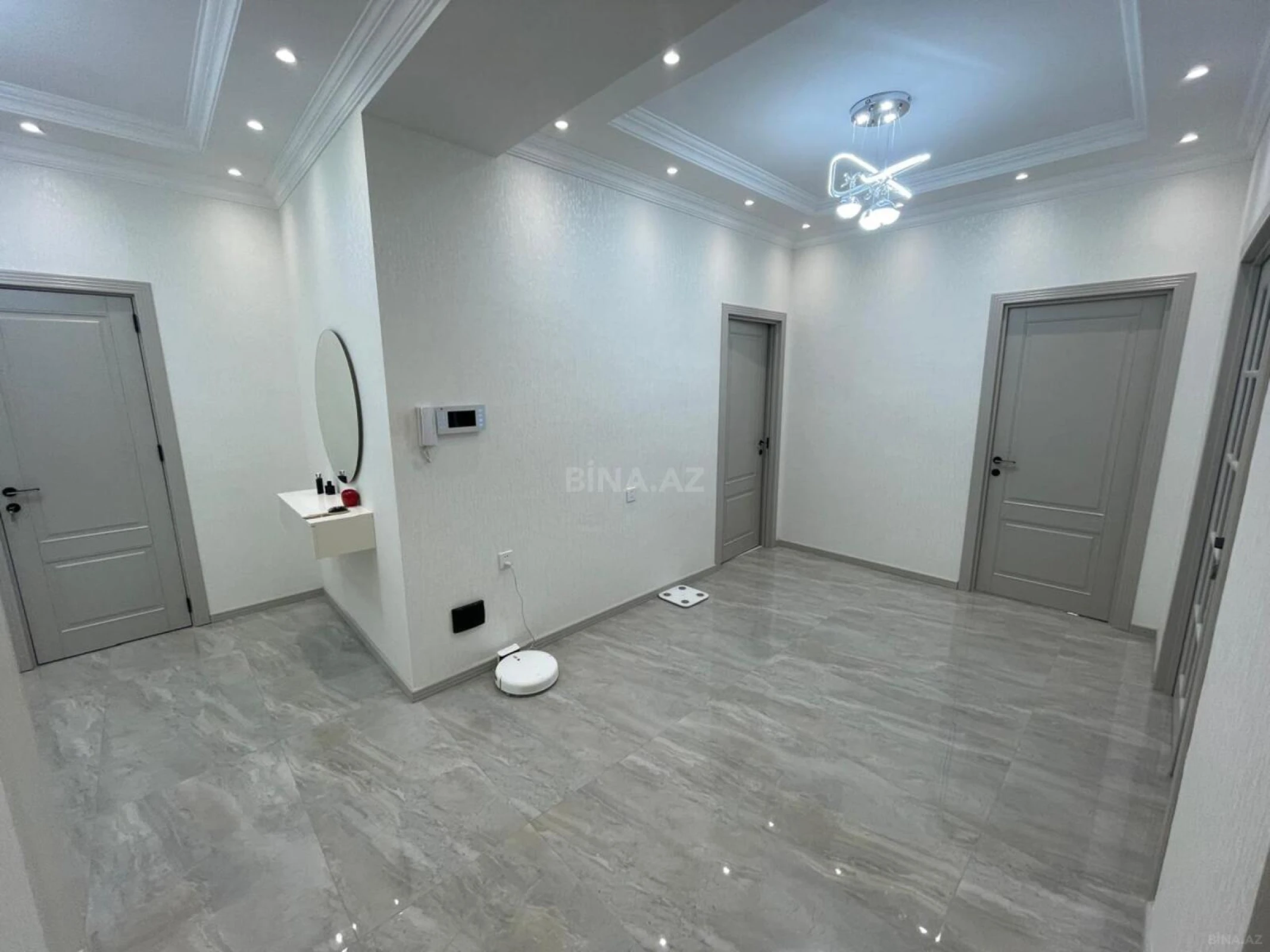 Satılır 3 otaqlı mənzil 148 m²