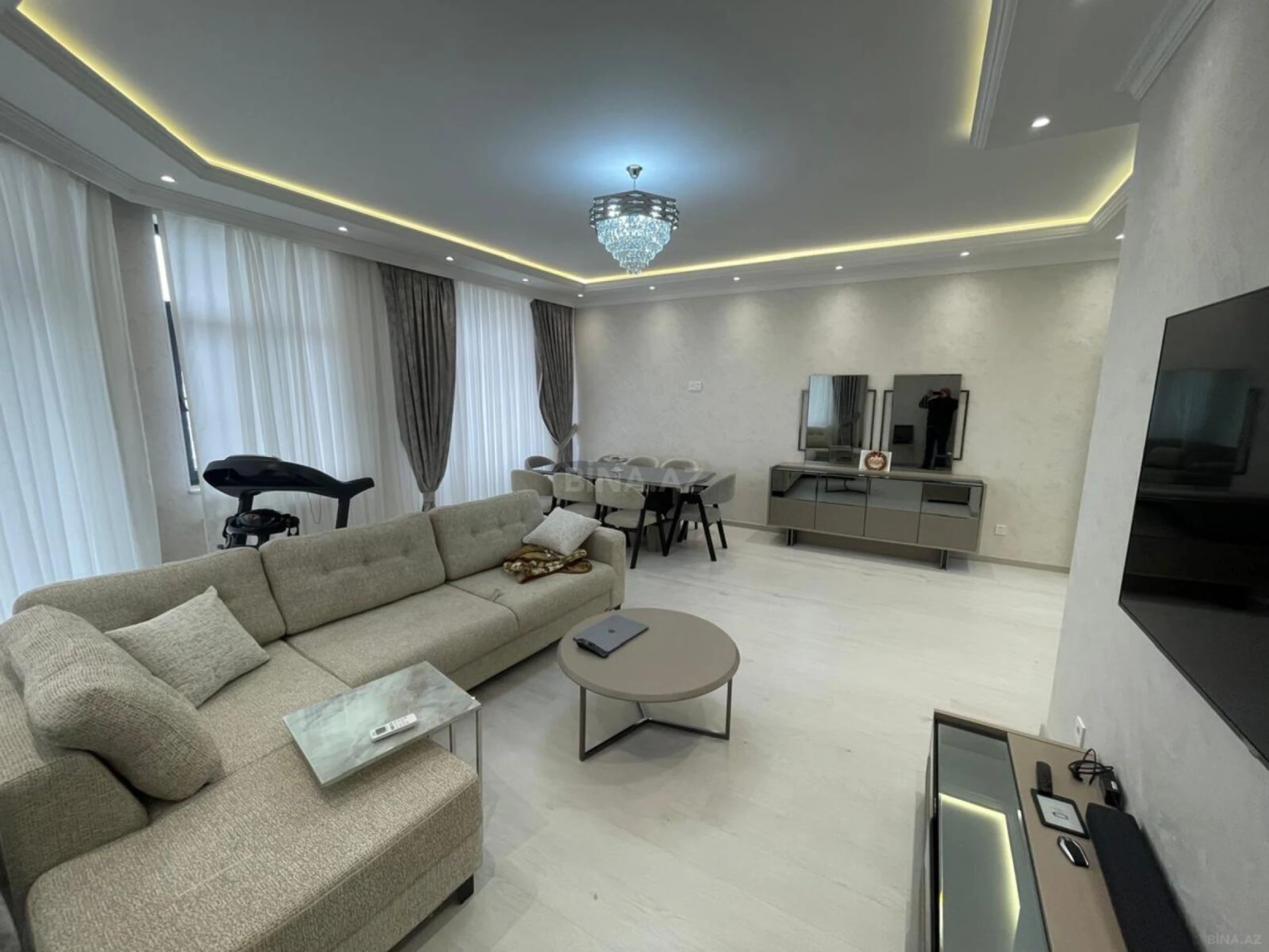 Satılır 3 otaqlı mənzil 148 m²