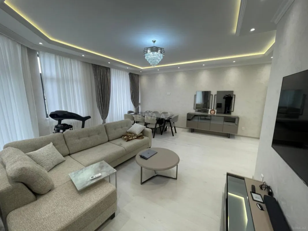 Satılır 3 otaqlı mənzil 148 m²