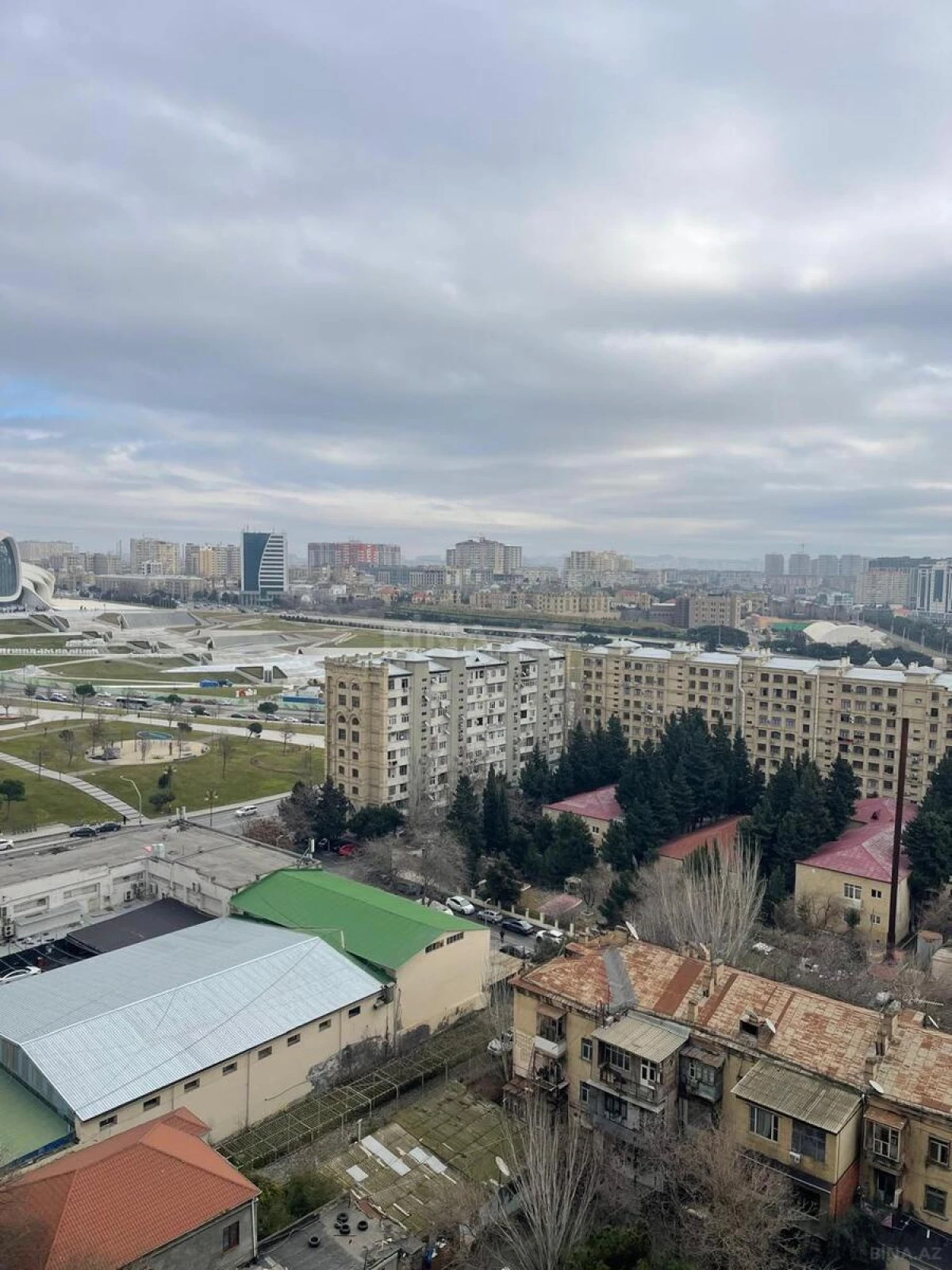 Satılır 3 otaqlı mənzil 148 m²