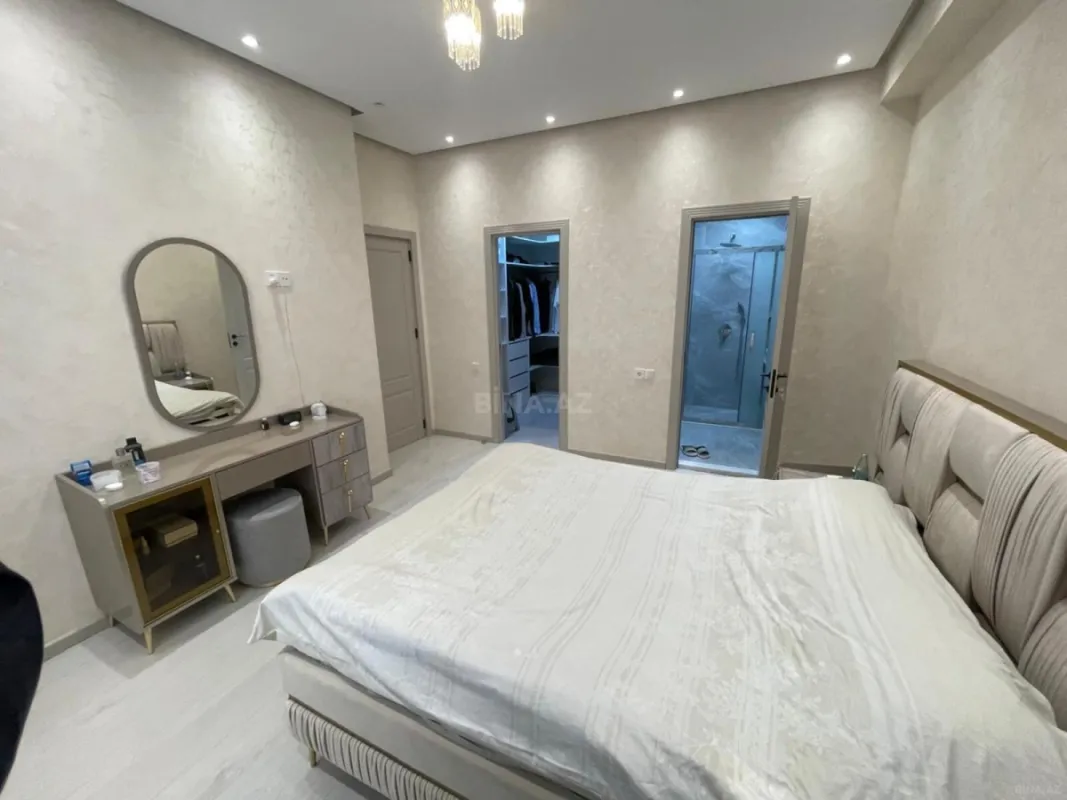 Satılır 3 otaqlı mənzil 148 m²