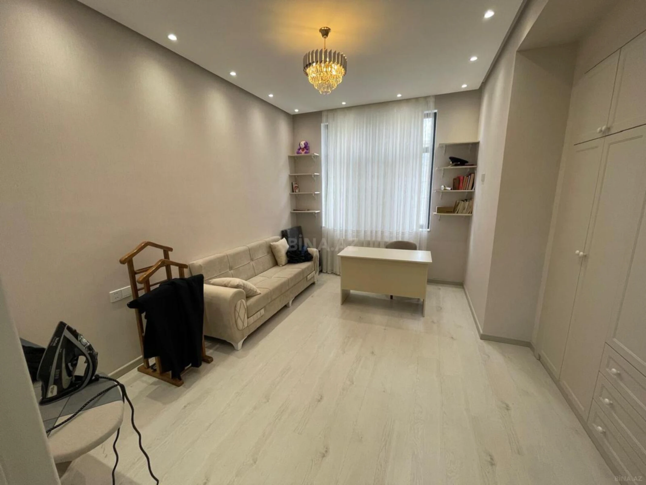Satılır 3 otaqlı mənzil 148 m²