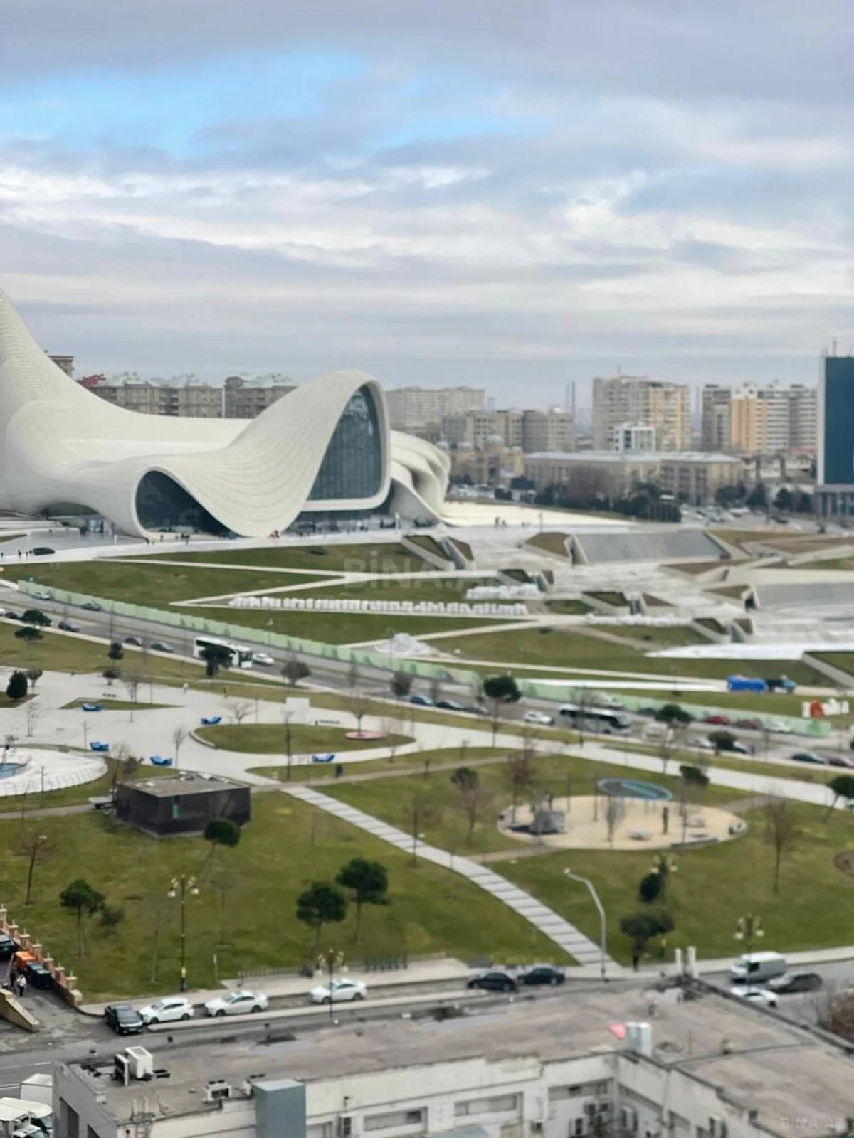 Satılır 3 otaqlı mənzil 148 m²