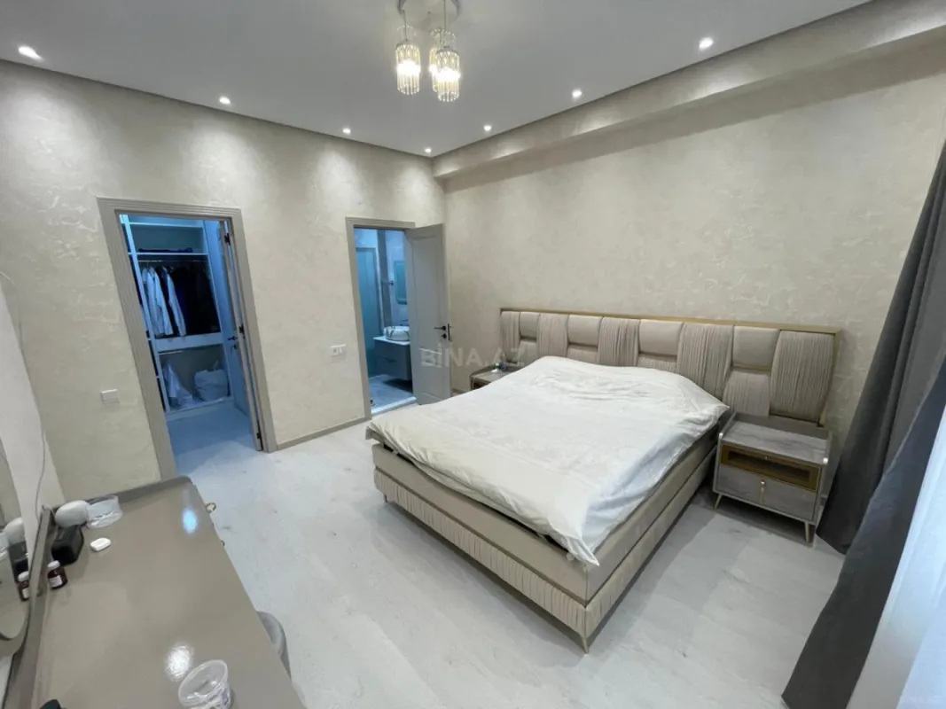 Satılır 3 otaqlı mənzil 148 m²