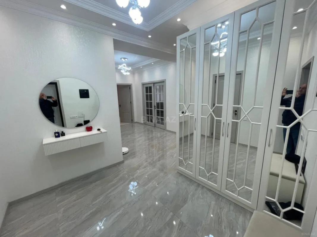 Satılır 3 otaqlı mənzil 148 m²