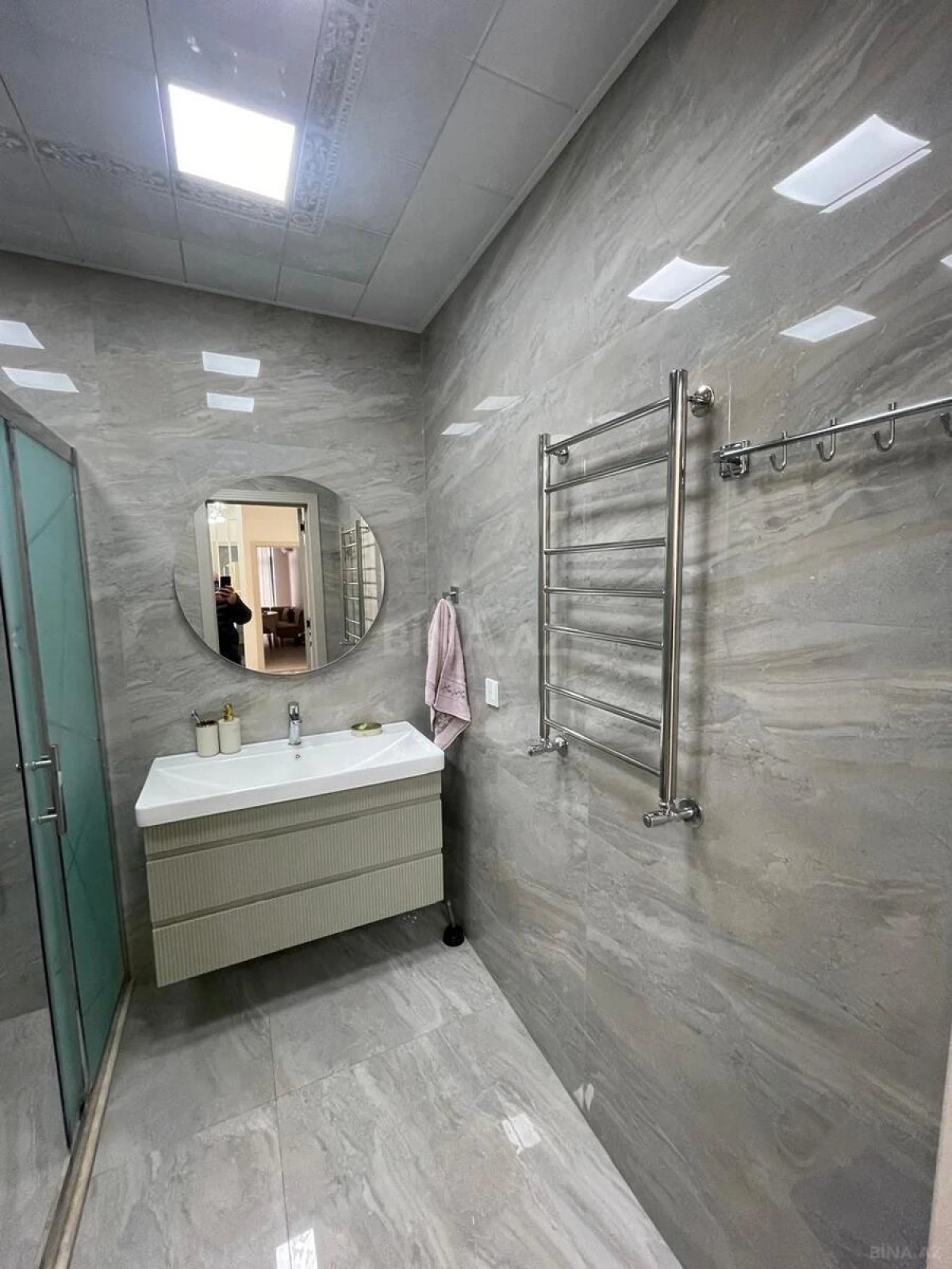 Satılır 3 otaqlı mənzil 148 m²