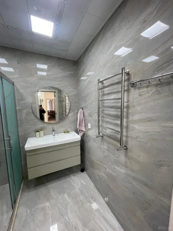 Satılır 3 otaqlı mənzil 148 m²