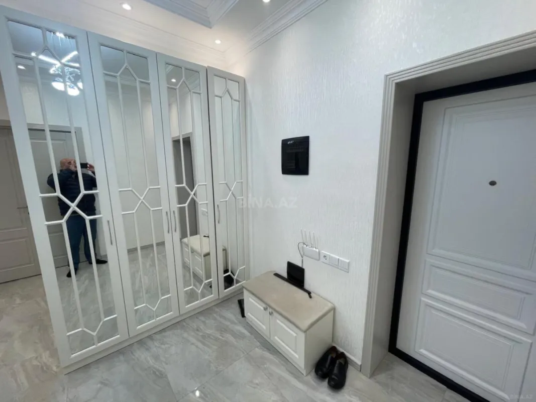 Satılır 3 otaqlı mənzil 148 m²