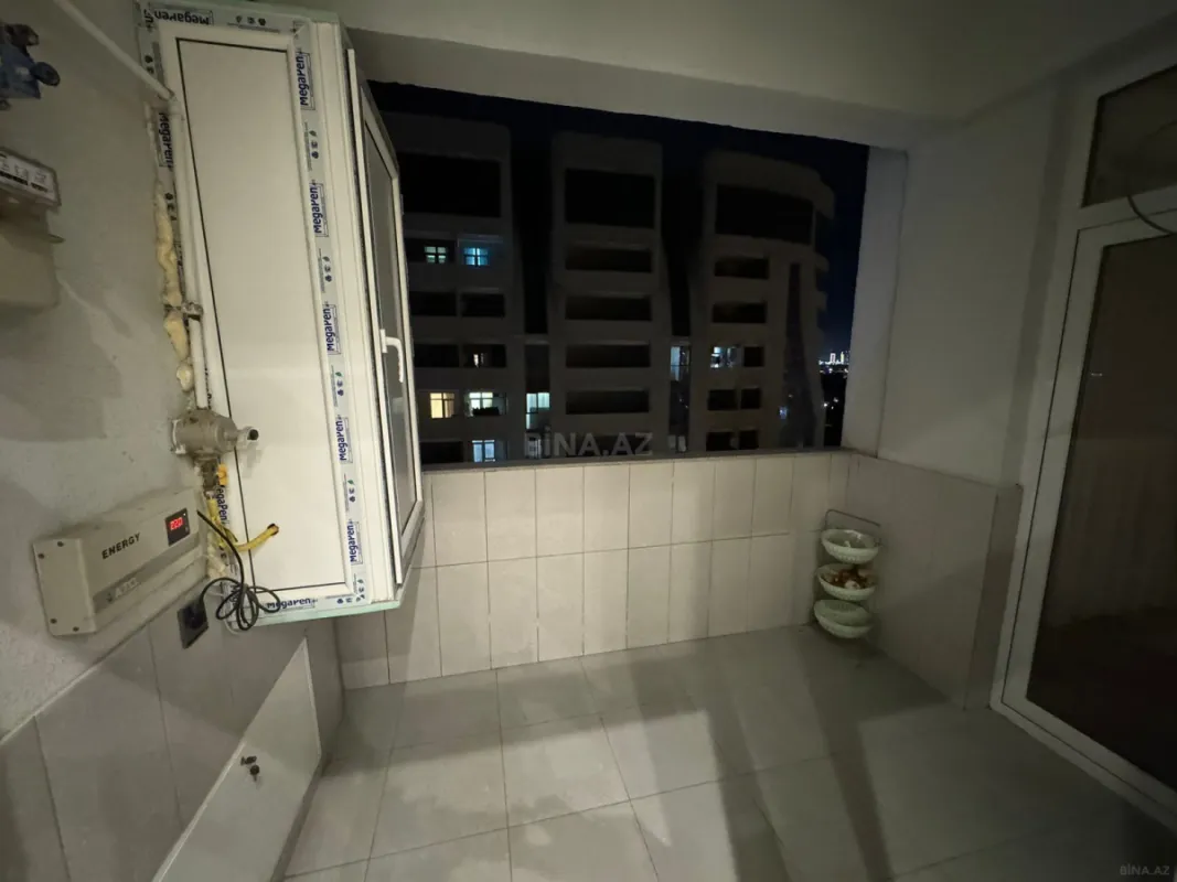 Satılır 3 otaqlı mənzil 130 m²