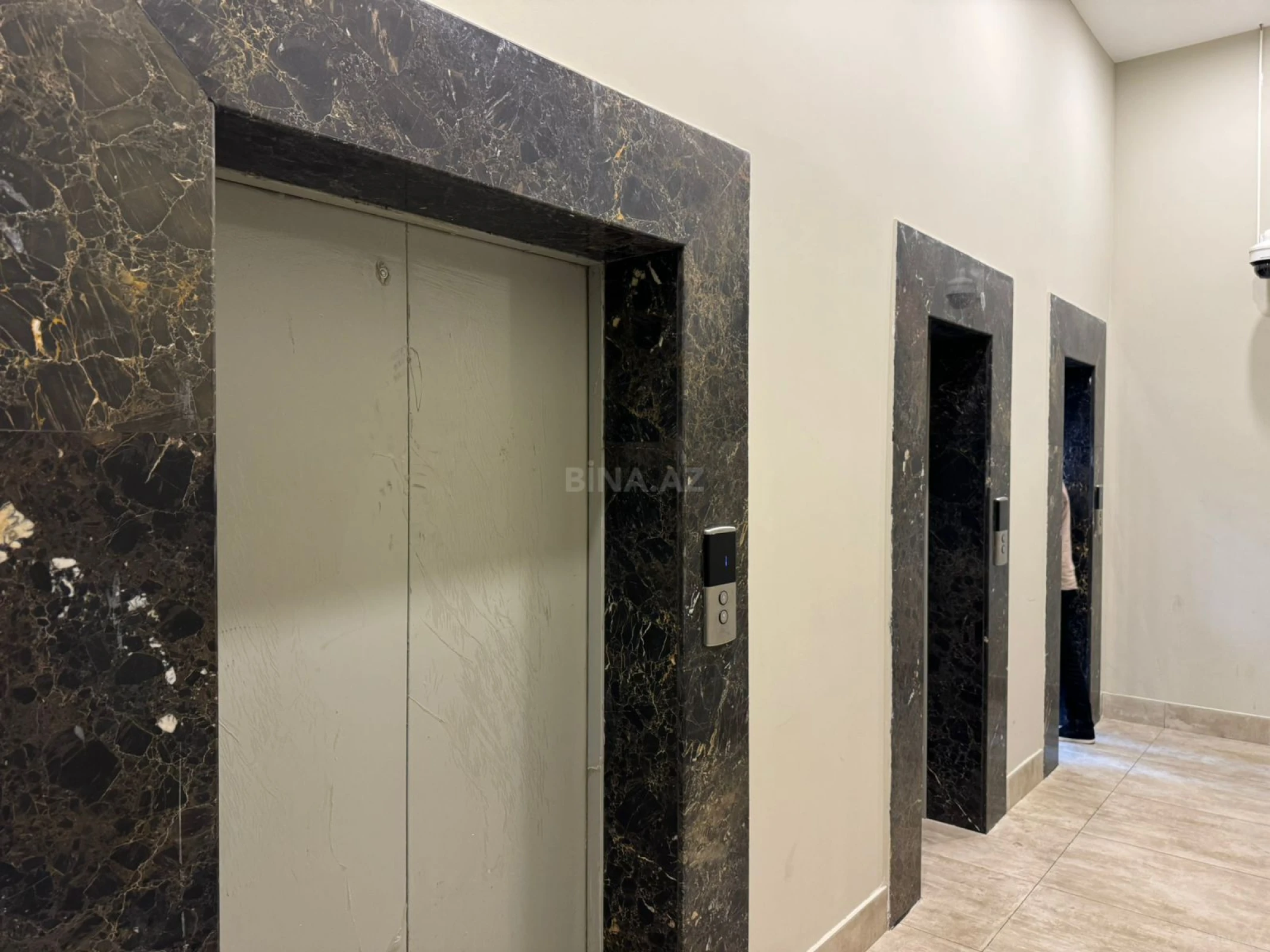 Satılır 3 otaqlı mənzil 130 m²