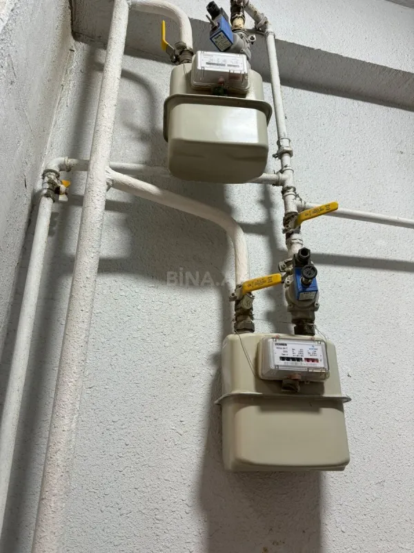 Satılır 3 otaqlı mənzil 130 m²