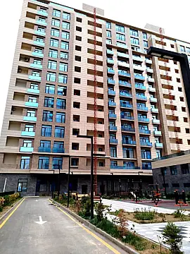 Satılır 3 otaqlı mənzil 118 m²