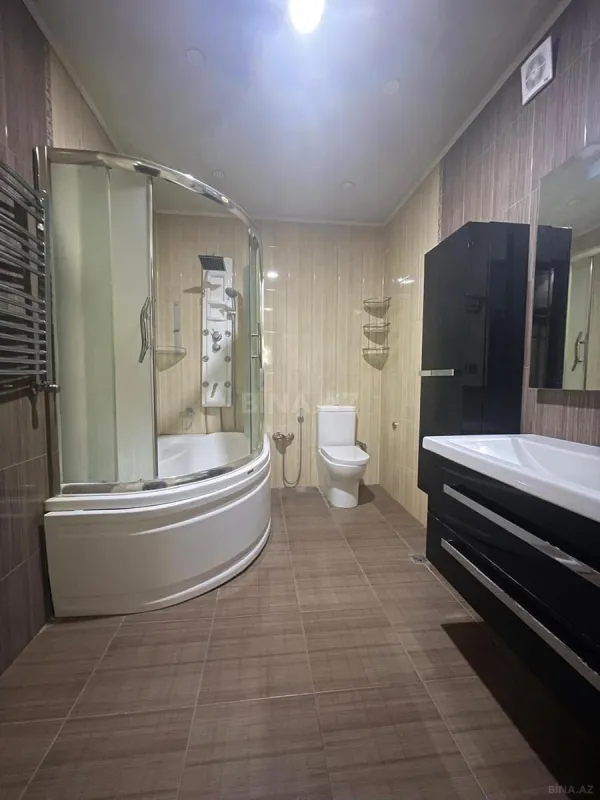 Satılır 4 otaqlı mənzil 250 m²