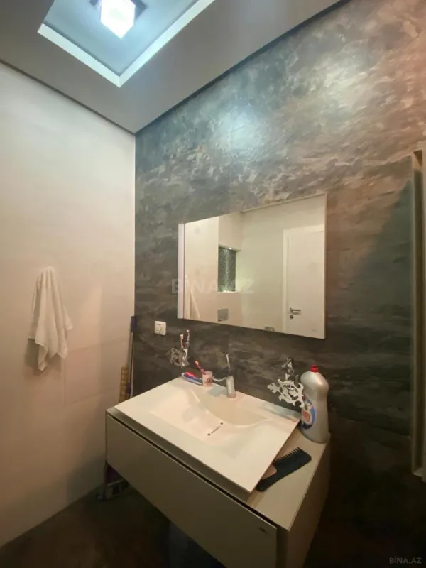 Satılır 3 otaqlı mənzil 160 m²