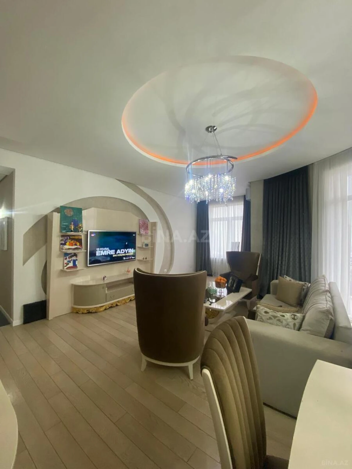 Satılır 3 otaqlı mənzil 160 m²
