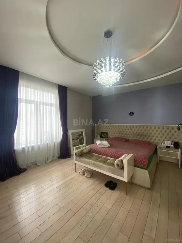 Satılır 3 otaqlı mənzil 160 m²