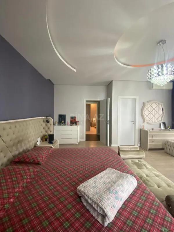 Satılır 3 otaqlı mənzil 160 m²