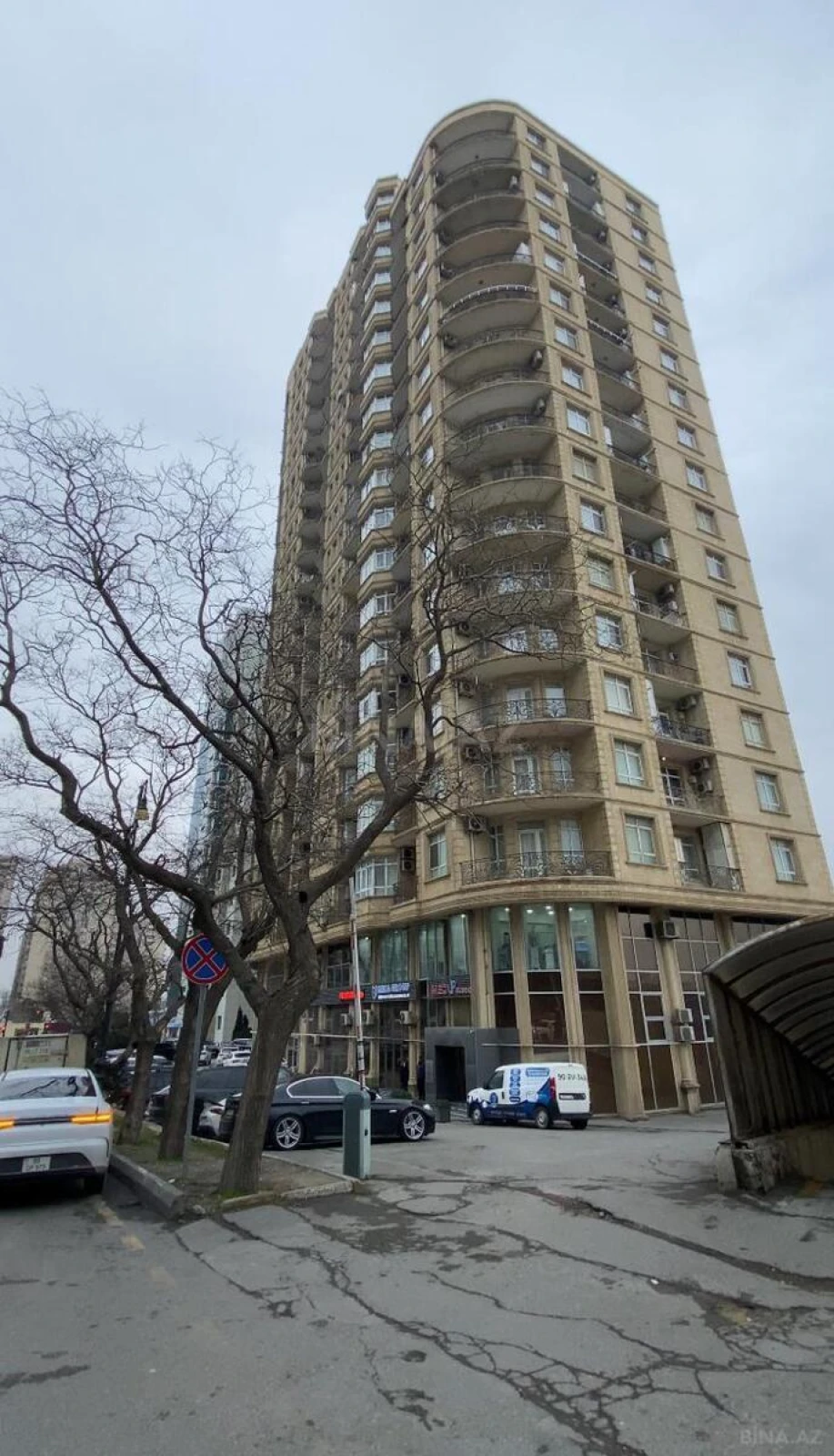 Satılır 3 otaqlı mənzil 160 m²