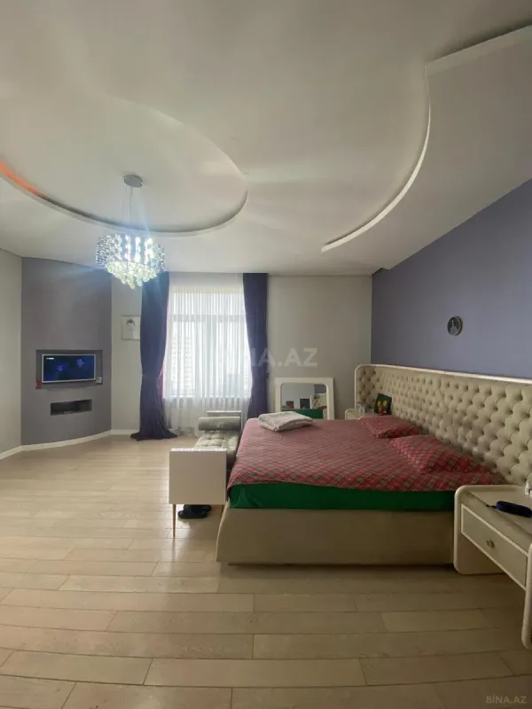 Satılır 3 otaqlı mənzil 160 m²