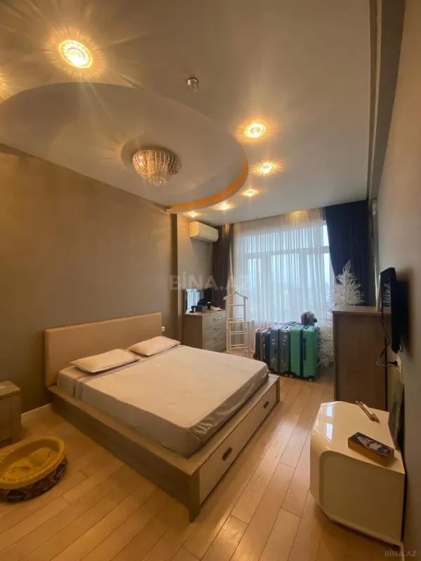 Satılır 3 otaqlı mənzil 160 m²