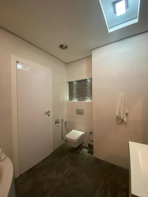 Satılır 3 otaqlı mənzil 160 m²