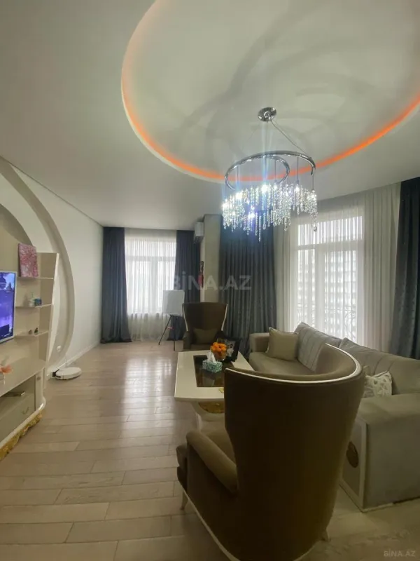 Satılır 3 otaqlı mənzil 160 m²