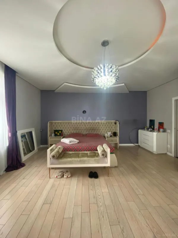 Satılır 3 otaqlı mənzil 160 m²