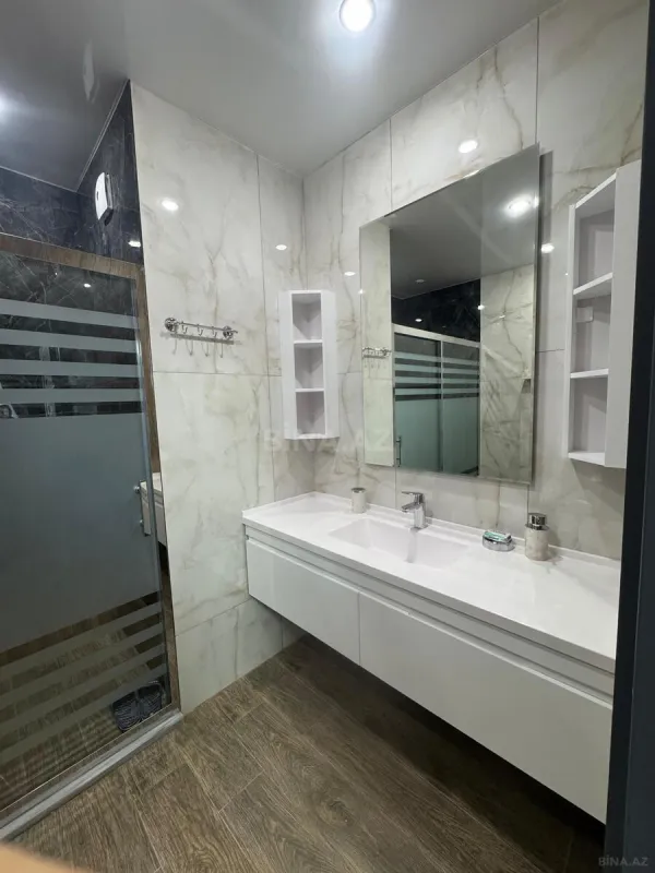 Kirayə verilir 3 otaqlı mənzil 150 m²