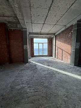 Satılır 5 otaqlı mənzil 280 m²