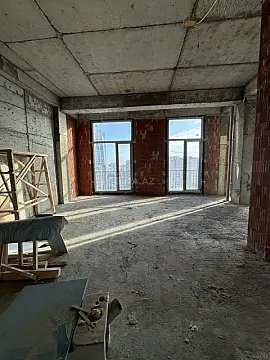 Satılır 5 otaqlı mənzil 280 m²