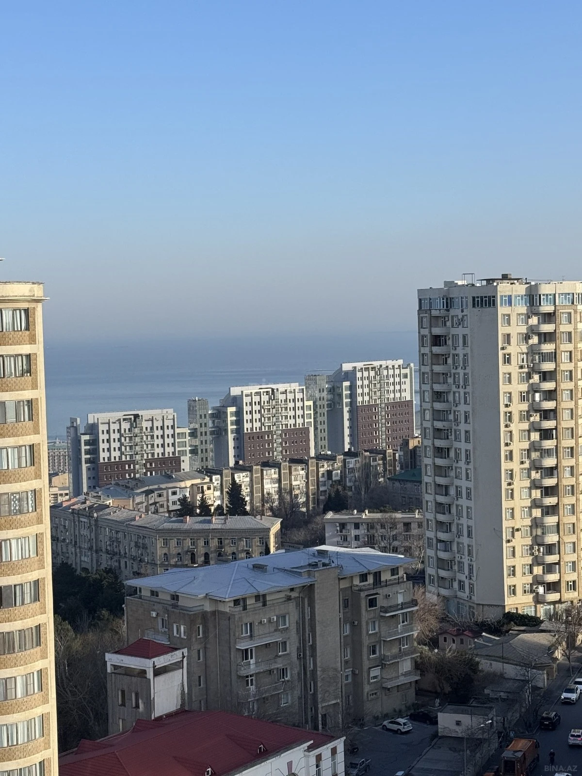 Satılır 5 otaqlı mənzil 280 m²