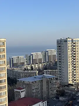 Satılır 5 otaqlı mənzil 280 m²