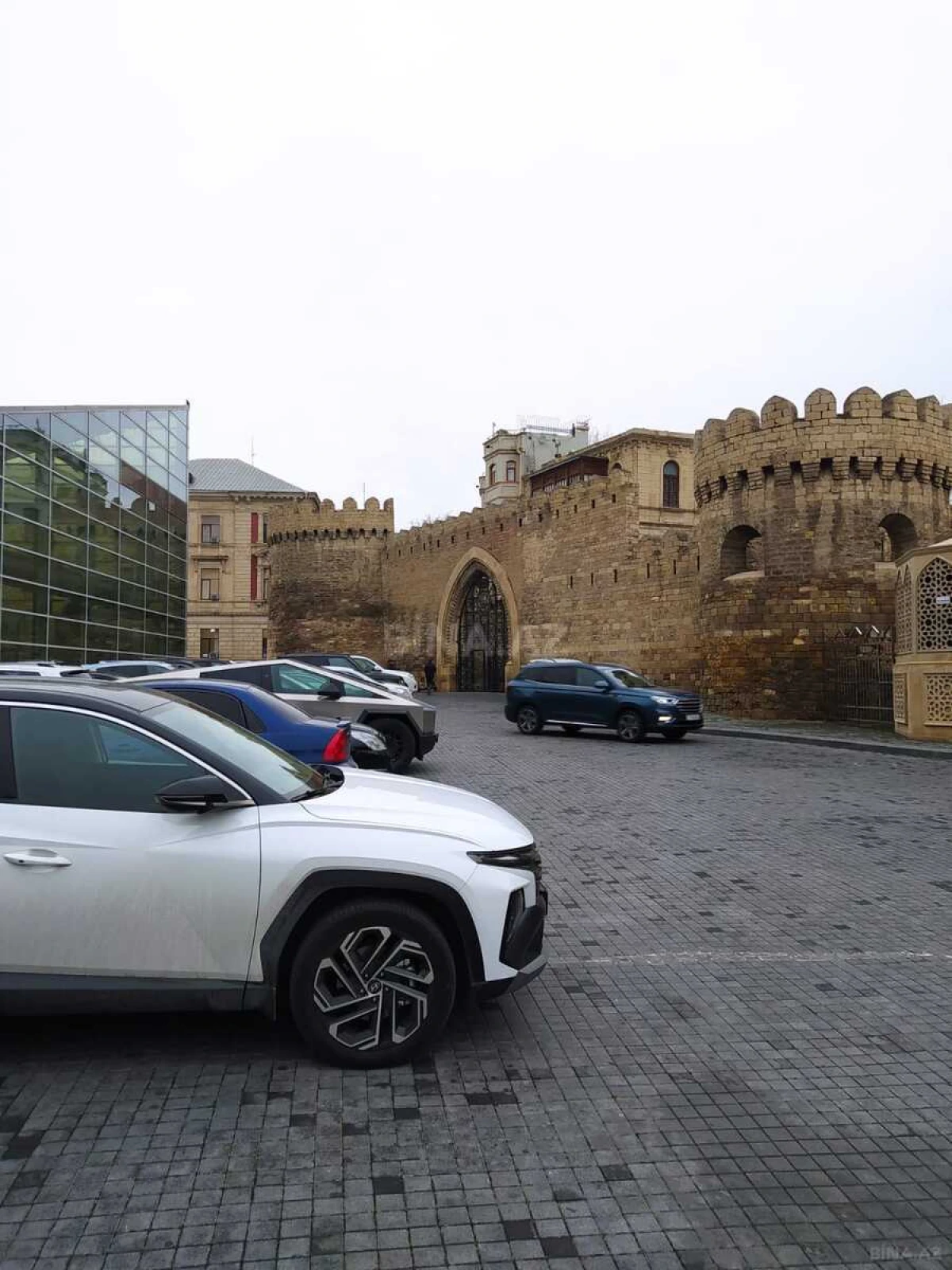 Kirayə verilir 3 otaqlı mənzil 100 m²