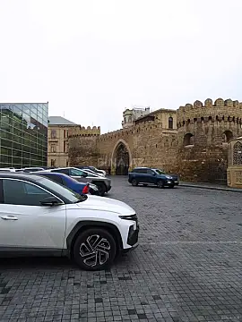 Kirayə verilir 3 otaqlı mənzil 100 m² — Bakı 3 otaq 100.00 m²