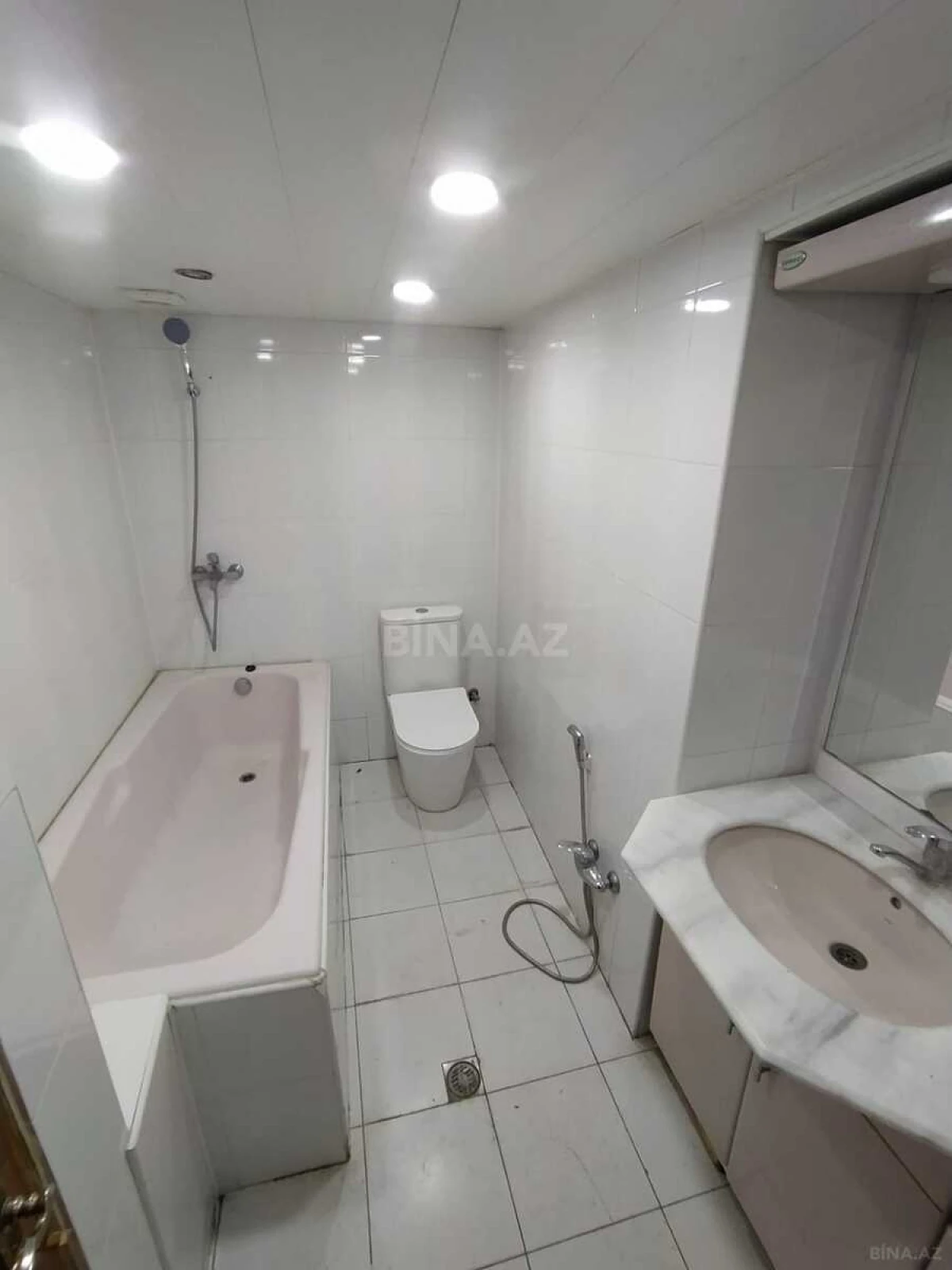 Kirayə verilir 3 otaqlı mənzil 100 m²