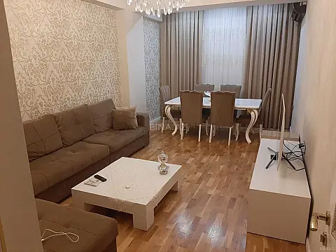 Kirayə verilir 2 otaqlı mənzil 55 m²