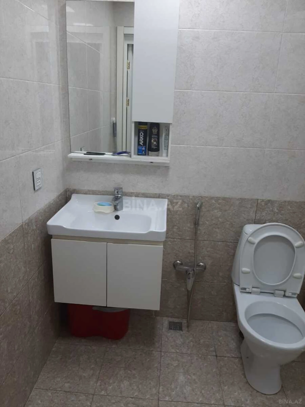Kirayə verilir 2 otaqlı mənzil 55 m²