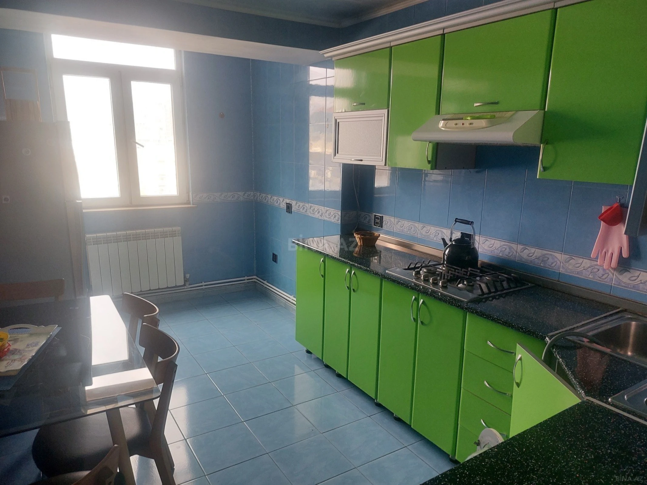 Satılır 4 otaqlı mənzil 120 m²