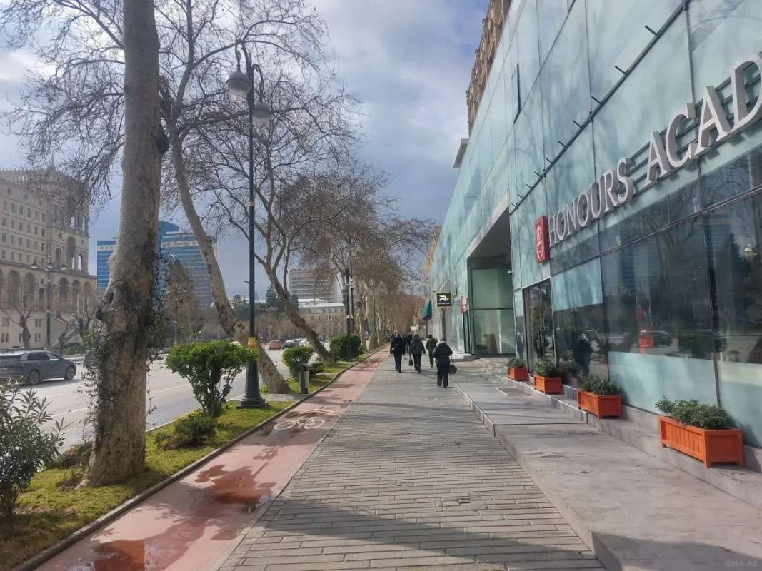 Satılır 4 otaqlı mənzil 120 m²